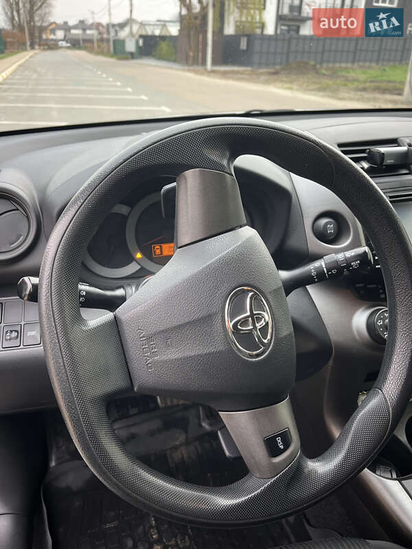 Внедорожник / Кроссовер Toyota RAV4 2012 в Ирпене