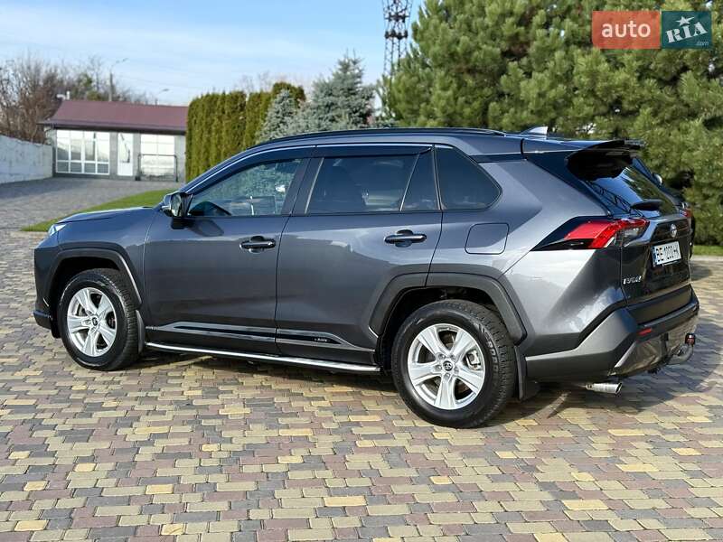 Позашляховик / Кросовер Toyota RAV4 2020 в Дніпрі