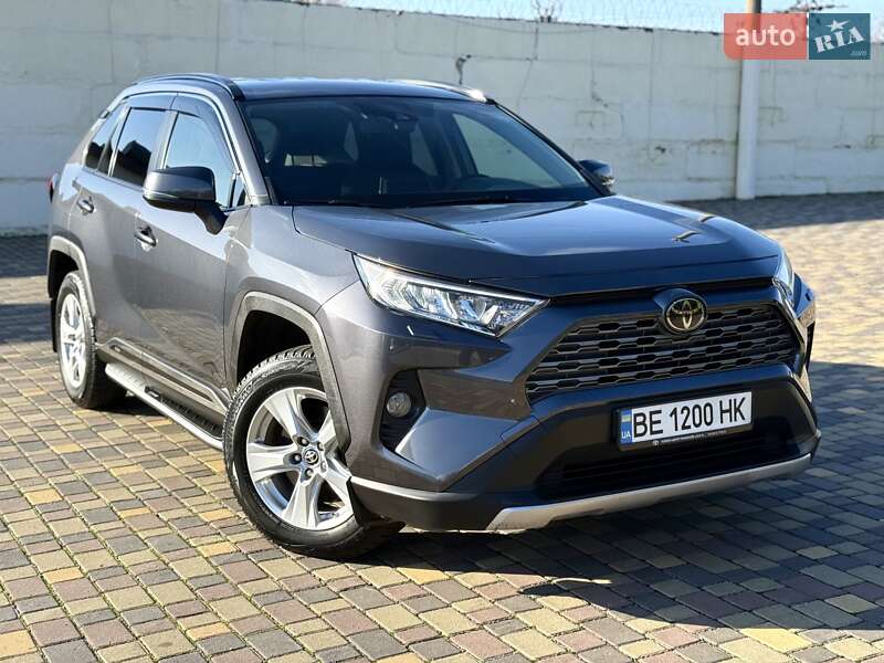 Позашляховик / Кросовер Toyota RAV4 2020 в Дніпрі