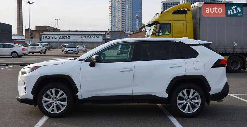 Внедорожник / Кроссовер Toyota RAV4 2022 в Киеве