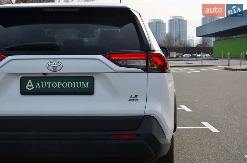 Внедорожник / Кроссовер Toyota RAV4 2022 в Киеве