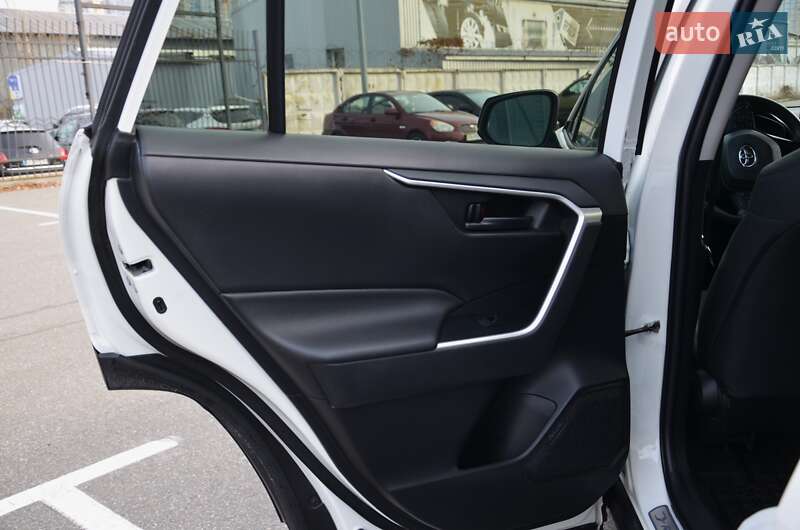 Внедорожник / Кроссовер Toyota RAV4 2022 в Киеве
