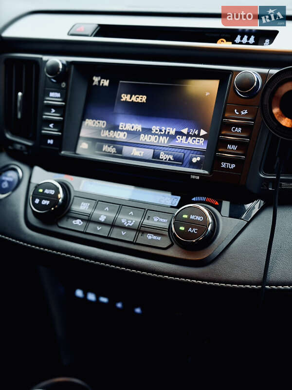 Внедорожник / Кроссовер Toyota RAV4 2016 в Одессе