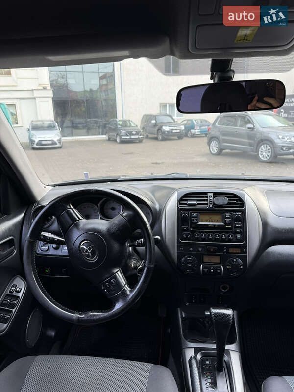 Позашляховик / Кросовер Toyota RAV4 2004 в Одесі