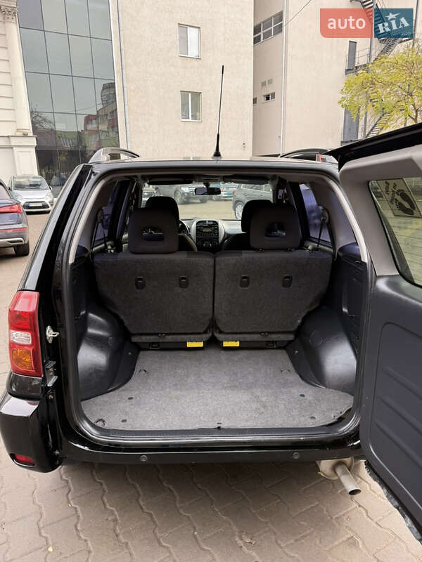 Позашляховик / Кросовер Toyota RAV4 2004 в Одесі