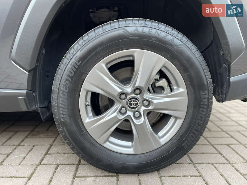 Внедорожник / Кроссовер Toyota RAV4 2022 в Черновцах