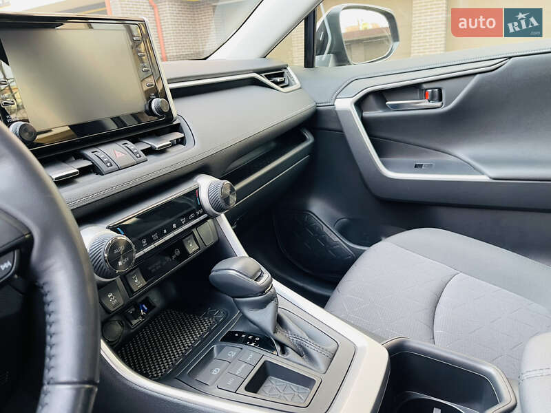 Внедорожник / Кроссовер Toyota RAV4 2022 в Черновцах