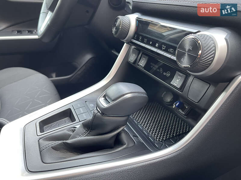 Внедорожник / Кроссовер Toyota RAV4 2022 в Черновцах
