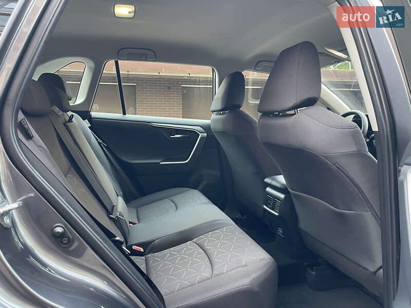 Внедорожник / Кроссовер Toyota RAV4 2022 в Черновцах