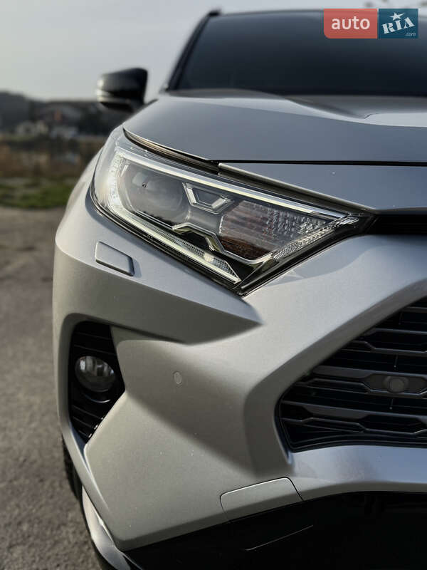 Внедорожник / Кроссовер Toyota RAV4 2019 в Днепре