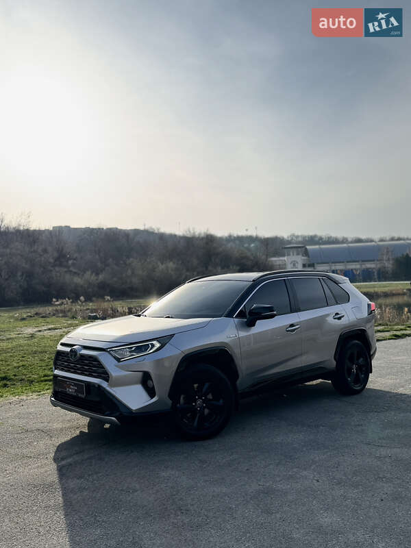 Внедорожник / Кроссовер Toyota RAV4 2019 в Днепре