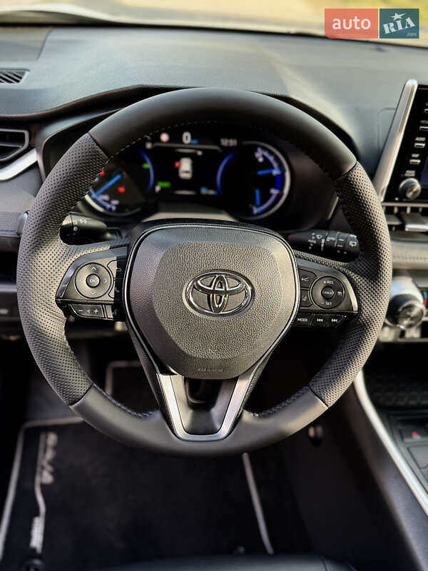 Внедорожник / Кроссовер Toyota RAV4 2019 в Днепре