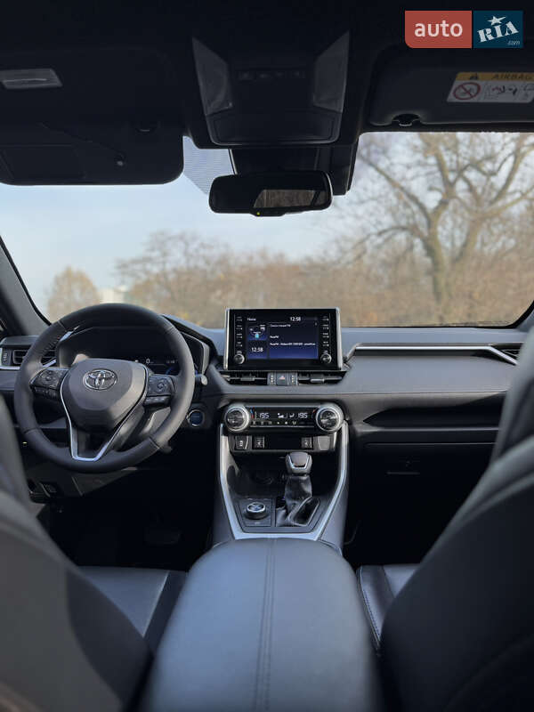 Внедорожник / Кроссовер Toyota RAV4 2019 в Днепре