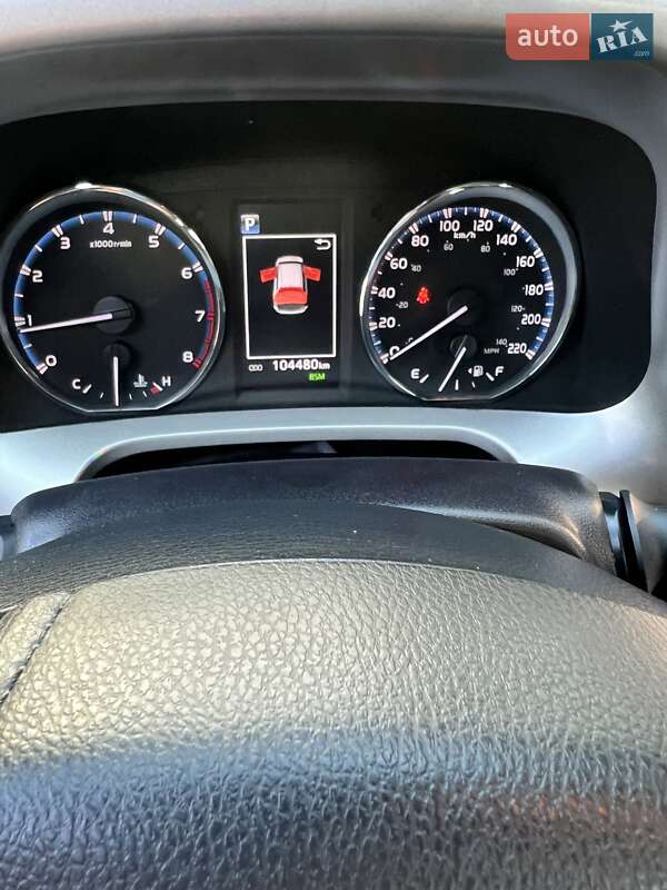 Внедорожник / Кроссовер Toyota RAV4 2016 в Киеве