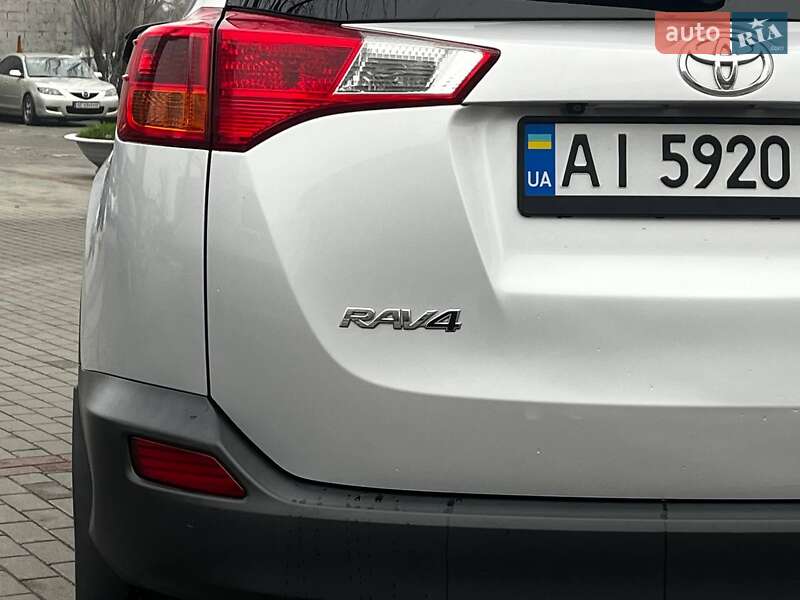 Внедорожник / Кроссовер Toyota RAV4 2015 в Днепре