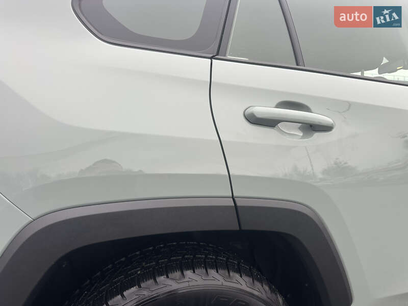 Позашляховик / Кросовер Toyota RAV4 2023 в Києві фото 22 Позашляховик / Кросовер Toyota RAV4 2023 в Києві