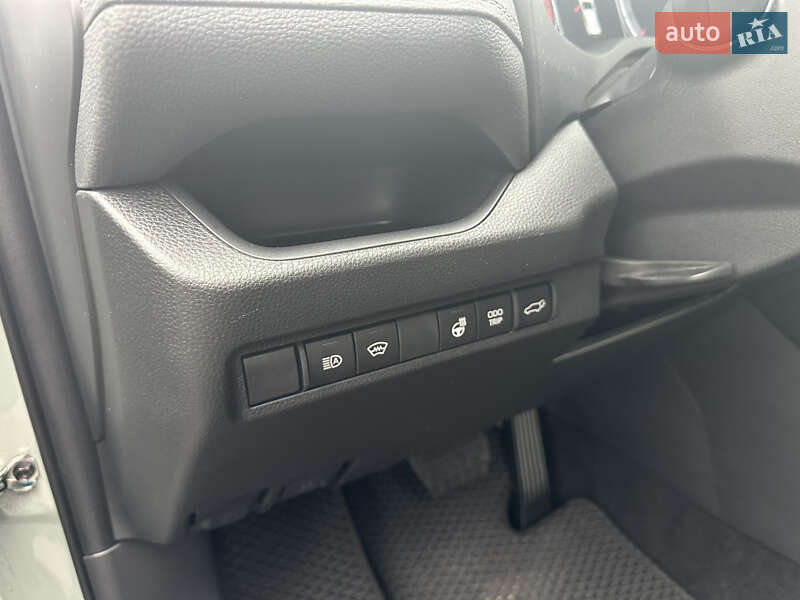 Позашляховик / Кросовер Toyota RAV4 2023 в Києві фото 48 Позашляховик / Кросовер Toyota RAV4 2023 в Києві
