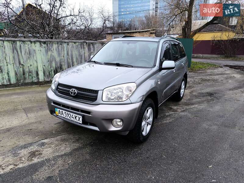 Позашляховик / Кросовер Toyota RAV4 2003 в Києві