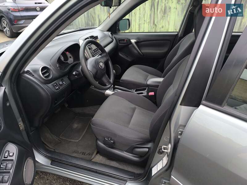Позашляховик / Кросовер Toyota RAV4 2003 в Києві