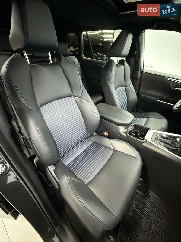 Позашляховик / Кросовер Toyota RAV4 2023 в Одесі