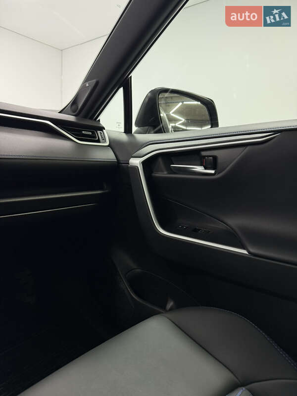 Позашляховик / Кросовер Toyota RAV4 2023 в Одесі