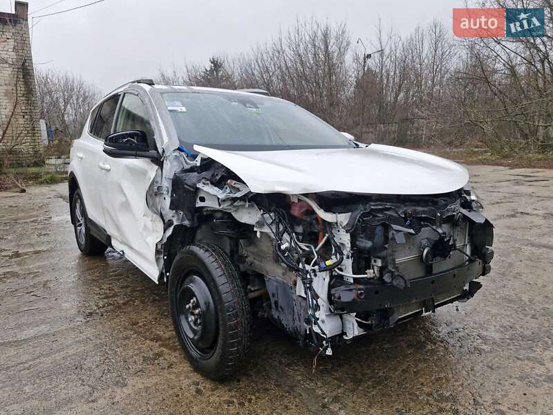 Позашляховик / Кросовер Toyota RAV4 2017 в Умані