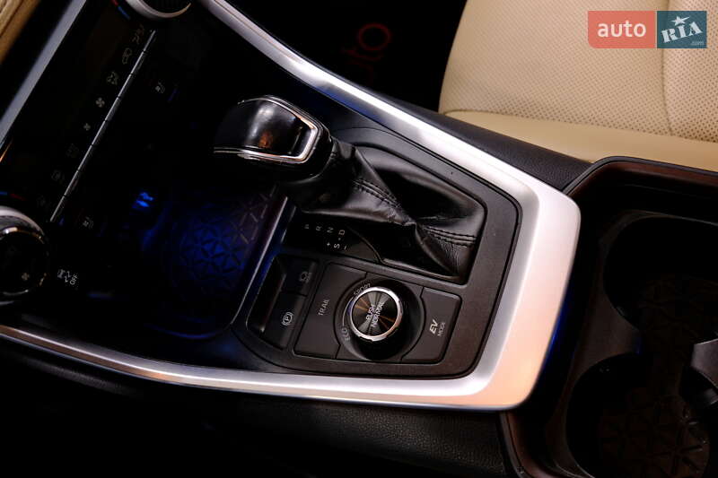 Позашляховик / Кросовер Toyota RAV4 2019 в Одесі