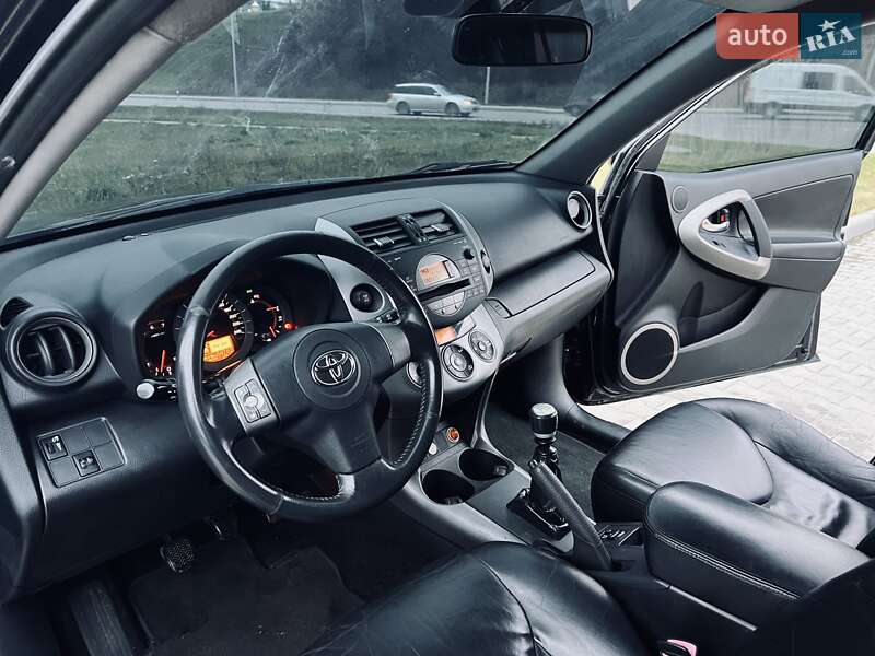 Внедорожник / Кроссовер Toyota RAV4 2008 в Тернополе