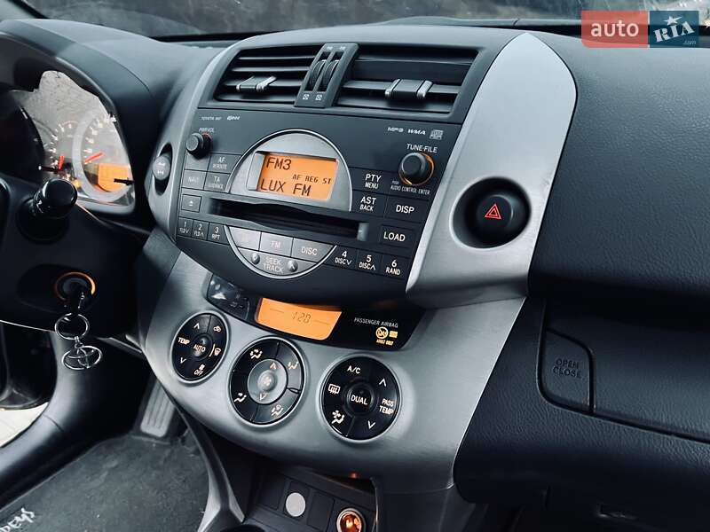 Внедорожник / Кроссовер Toyota RAV4 2008 в Тернополе