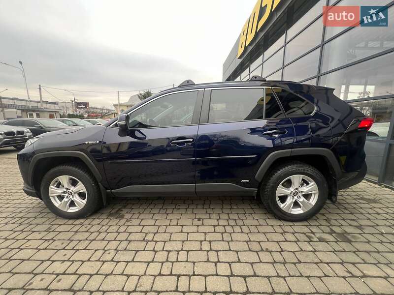 Внедорожник / Кроссовер Toyota RAV4 2021 в Ивано-Франковске