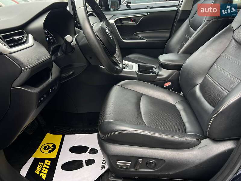 Внедорожник / Кроссовер Toyota RAV4 2021 в Ивано-Франковске