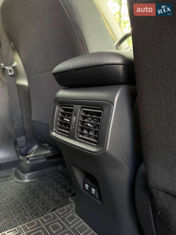 Позашляховик / Кросовер Toyota RAV4 2020 в Києві