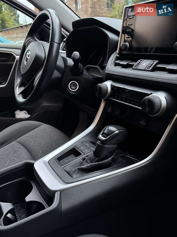 Позашляховик / Кросовер Toyota RAV4 2020 в Києві