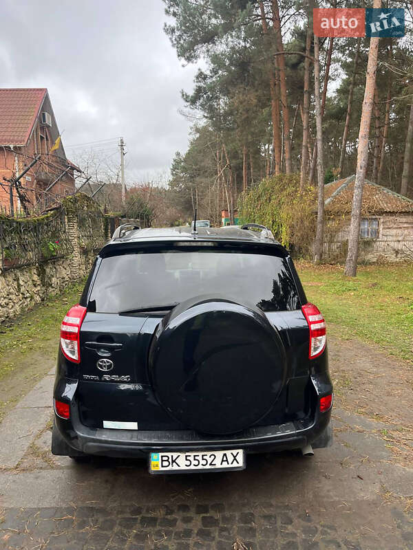 Внедорожник / Кроссовер Toyota RAV4 2010 в Ровно