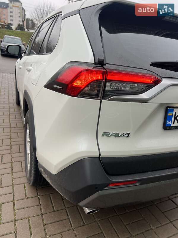 Позашляховик / Кросовер Toyota RAV4 2019 в Києві