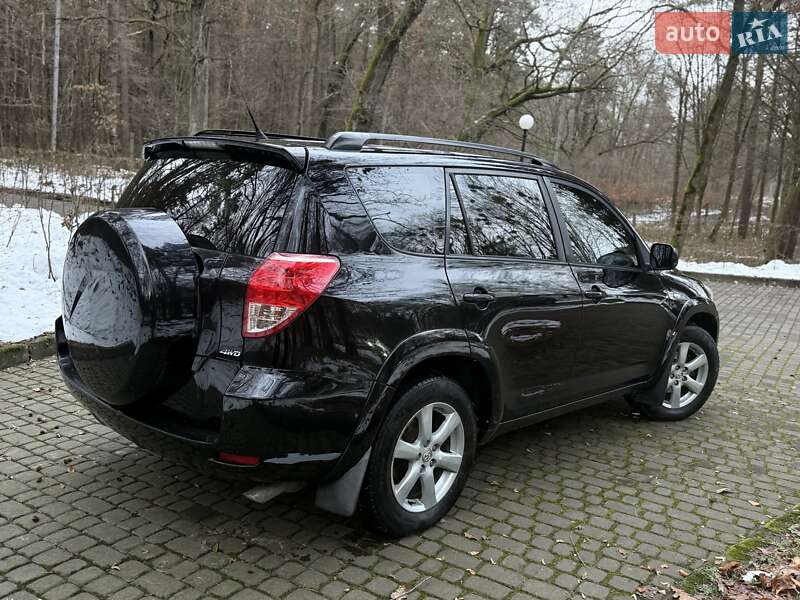Позашляховик / Кросовер Toyota RAV4 2008 в Львові