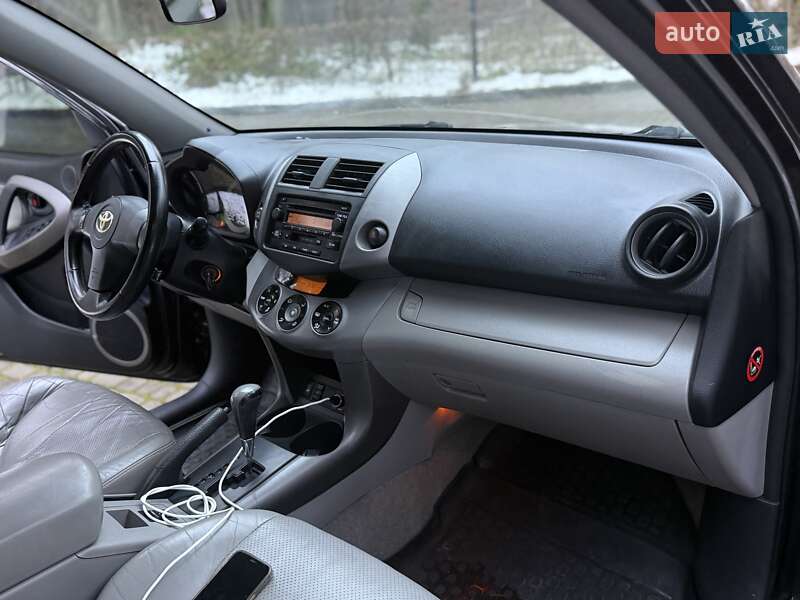Позашляховик / Кросовер Toyota RAV4 2008 в Львові