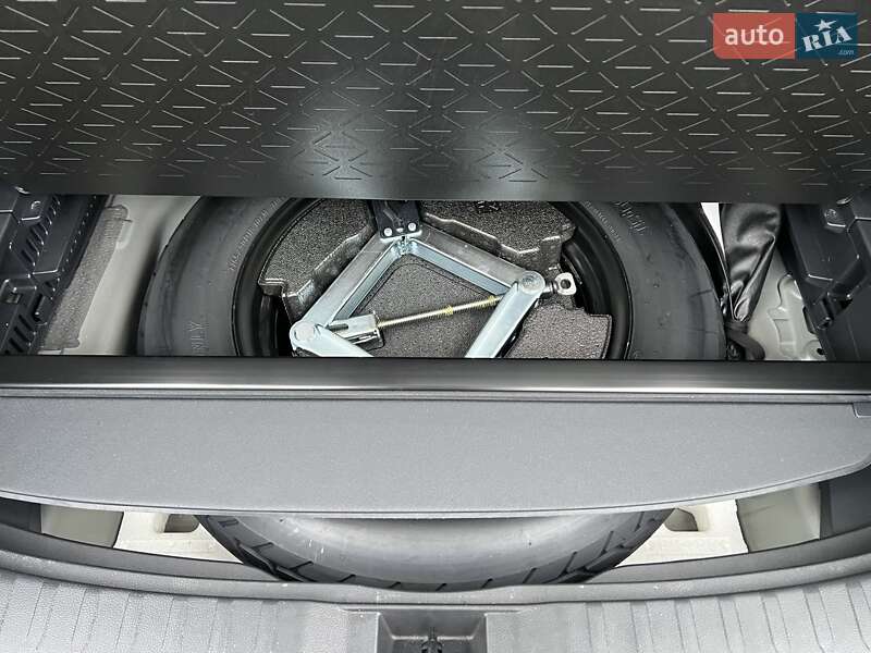 Позашляховик / Кросовер Toyota RAV4 2023 в Києві