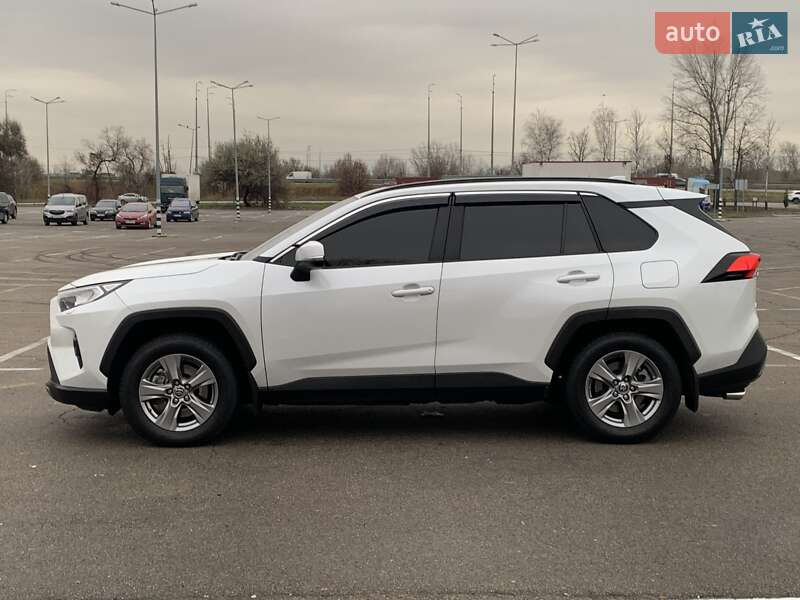 Позашляховик / Кросовер Toyota RAV4 2023 в Києві