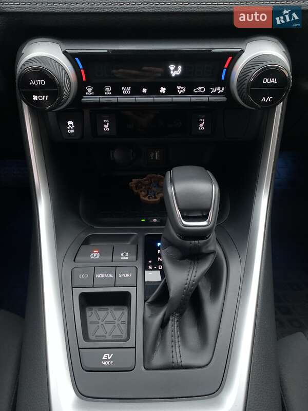 Позашляховик / Кросовер Toyota RAV4 2023 в Києві