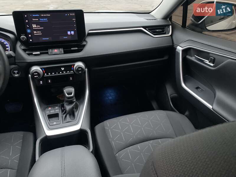 Позашляховик / Кросовер Toyota RAV4 2023 в Києві