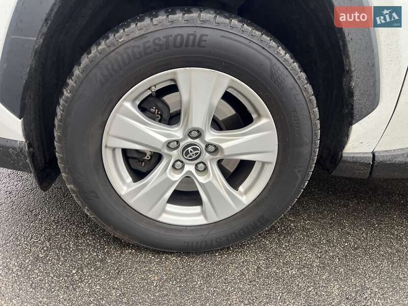 Позашляховик / Кросовер Toyota RAV4 2019 в Києві
