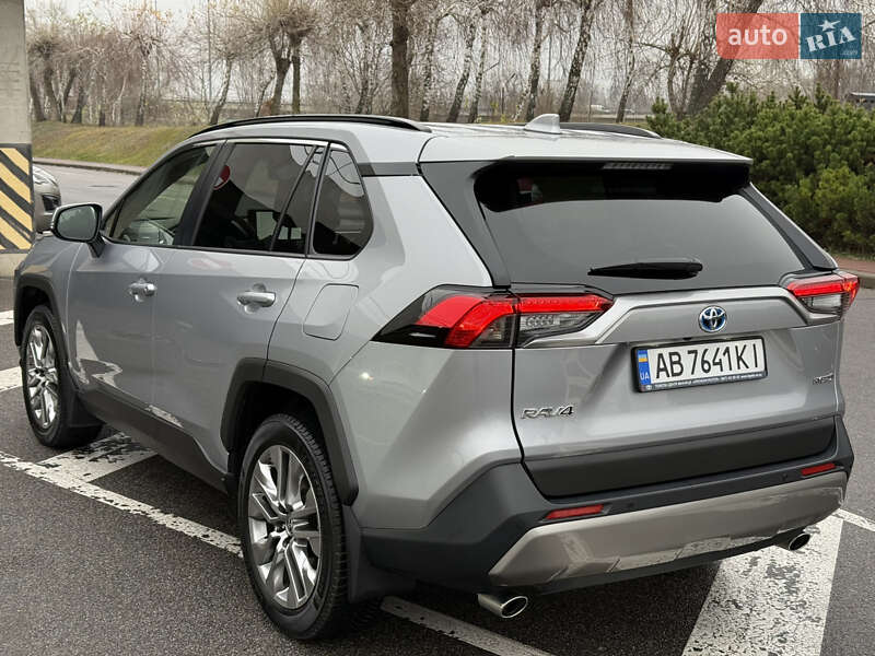 Позашляховик / Кросовер Toyota RAV4 2024 в Києві