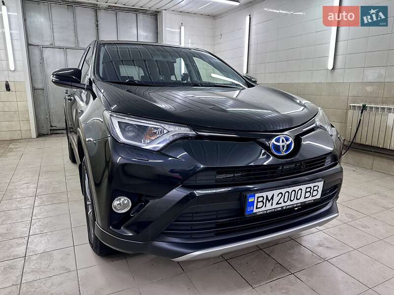 Позашляховик / Кросовер Toyota RAV4 2018 в Сумах