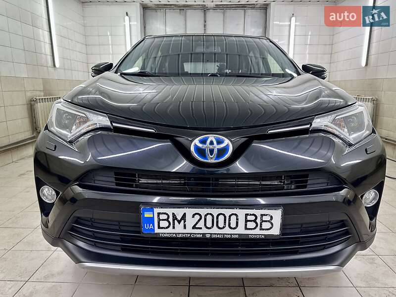 Позашляховик / Кросовер Toyota RAV4 2018 в Сумах