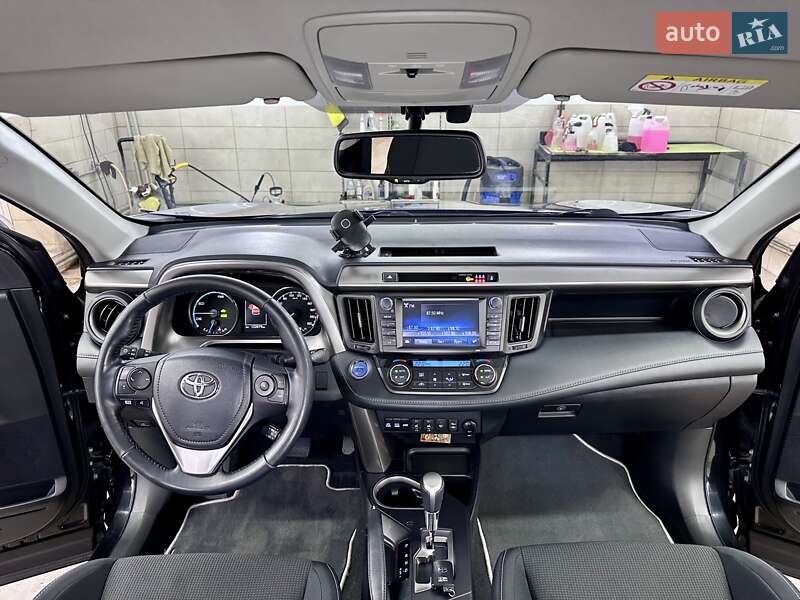 Позашляховик / Кросовер Toyota RAV4 2018 в Сумах