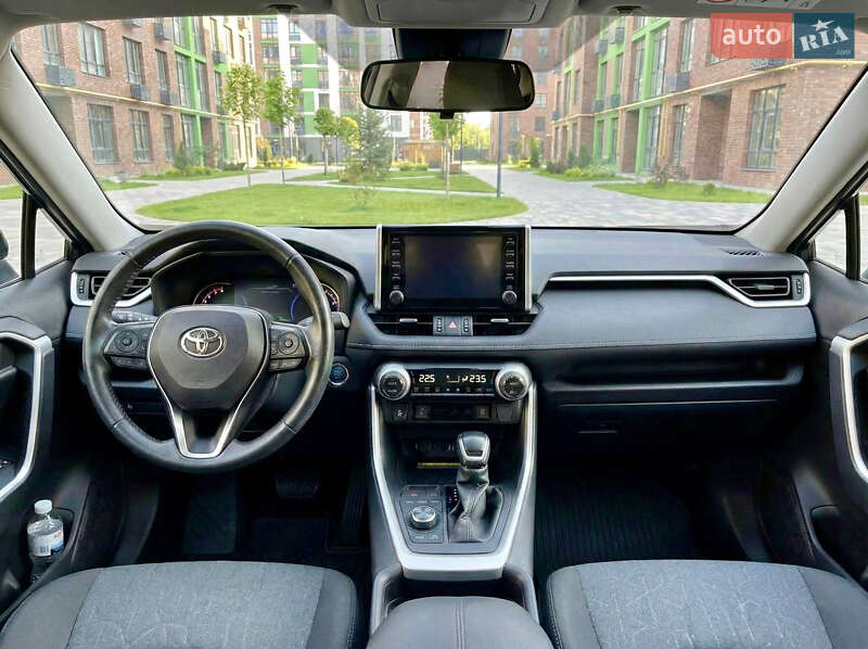 Внедорожник / Кроссовер Toyota RAV4 2019 в Киеве