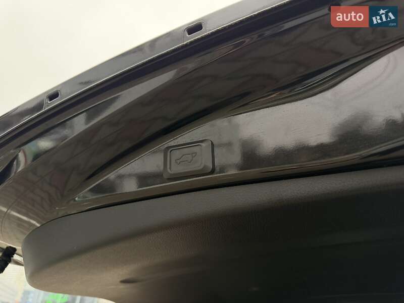 Внедорожник / Кроссовер Toyota RAV4 2017 в Одессе