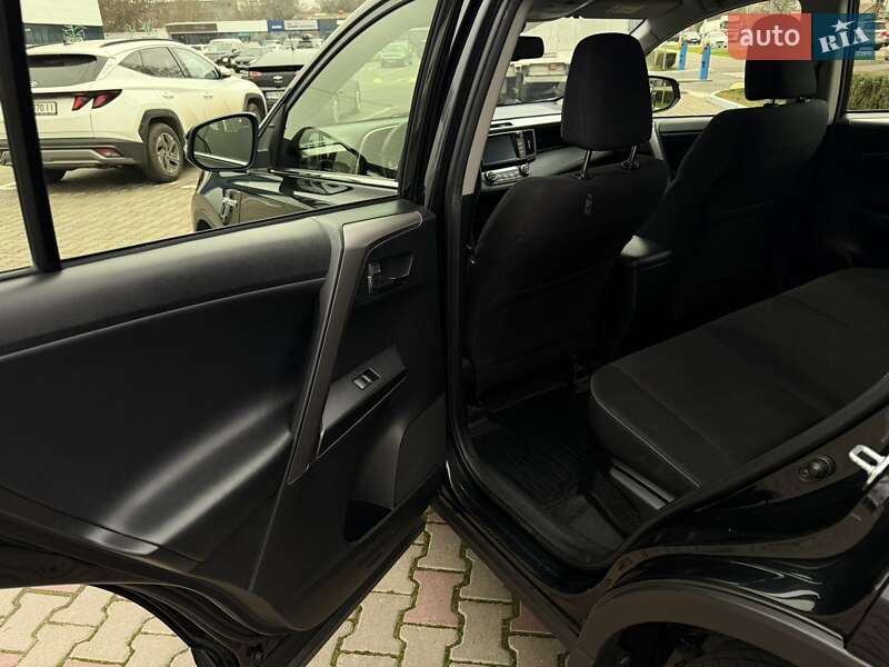 Внедорожник / Кроссовер Toyota RAV4 2017 в Одессе