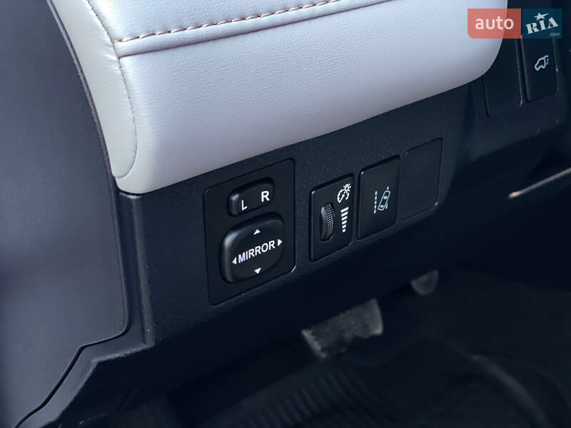 Внедорожник / Кроссовер Toyota RAV4 2016 в Одессе фото 36 Внедорожник / Кроссовер Toyota RAV4 2016 в Одессе